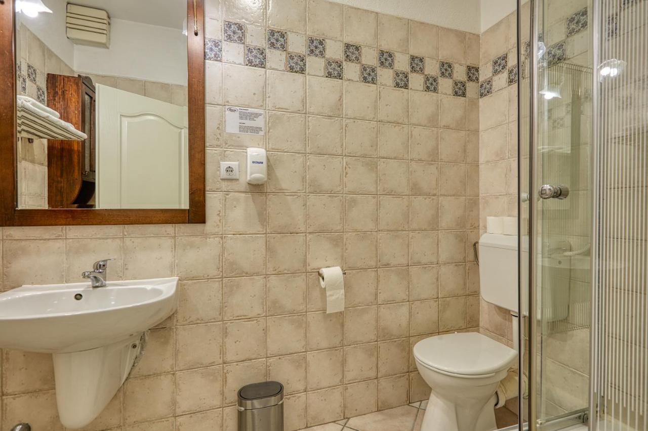 Tercia Hubertus Panzio Bed & Breakfast Sopron Eksteriør bilde