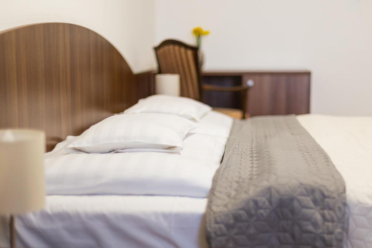 Tercia Hubertus Panzio Bed & Breakfast Sopron Eksteriør bilde