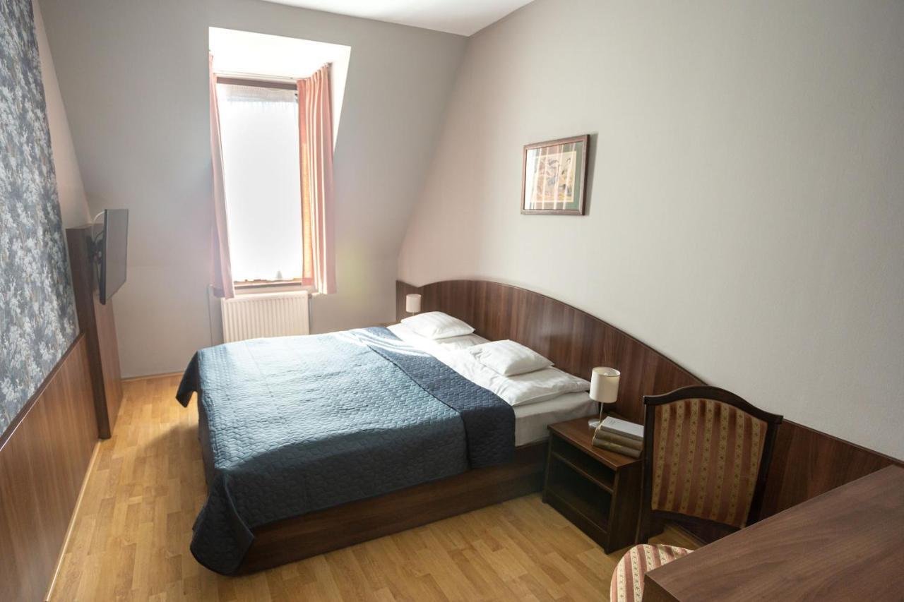Tercia Hubertus Panzio Bed & Breakfast Sopron Eksteriør bilde