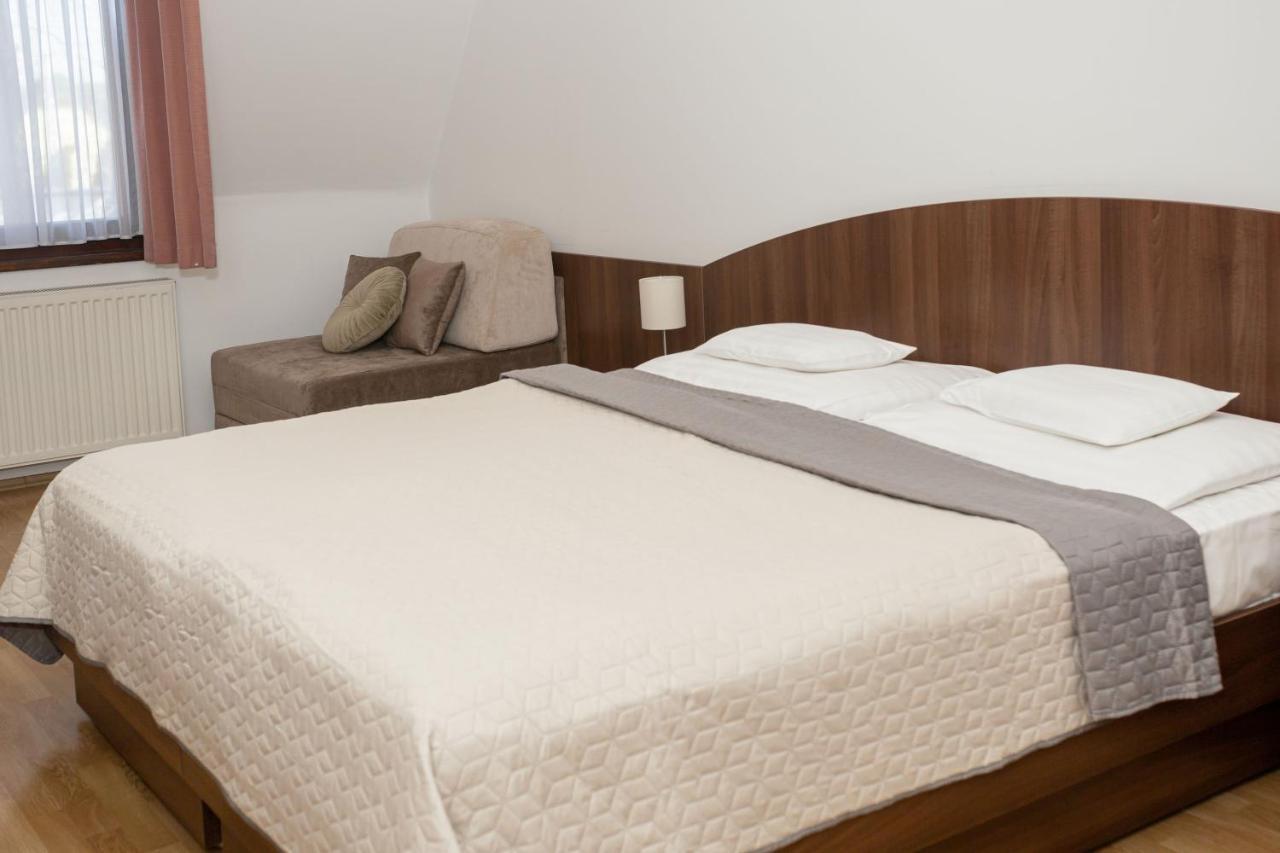 Tercia Hubertus Panzio Bed & Breakfast Sopron Eksteriør bilde